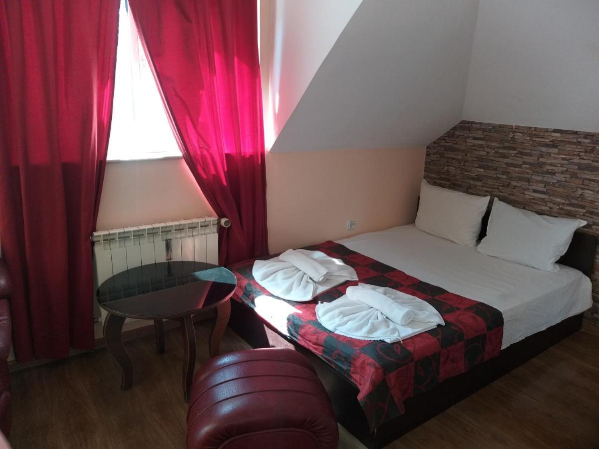 Bon Bon Hotel Sofia Exteriör bild
