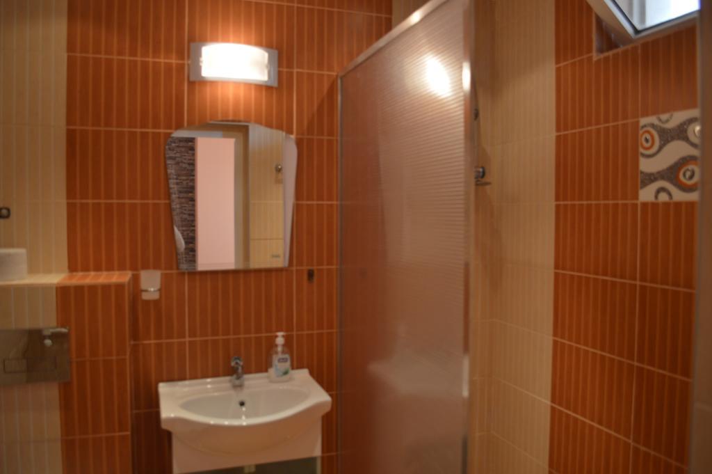 Bon Bon Hotel Sofia Exteriör bild