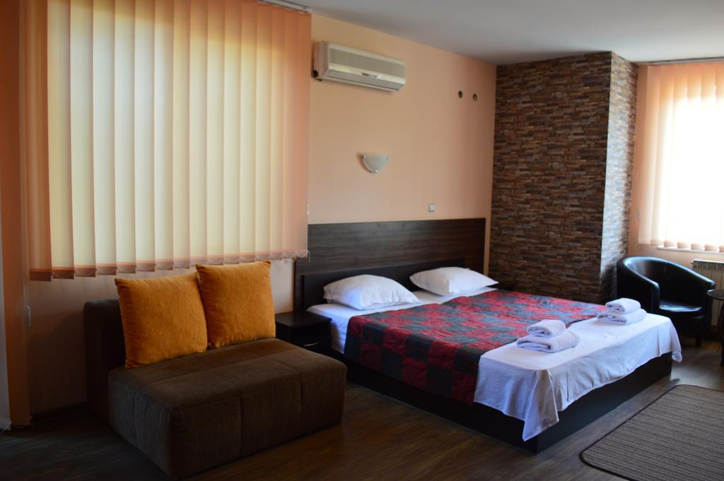 Bon Bon Hotel Sofia Exteriör bild