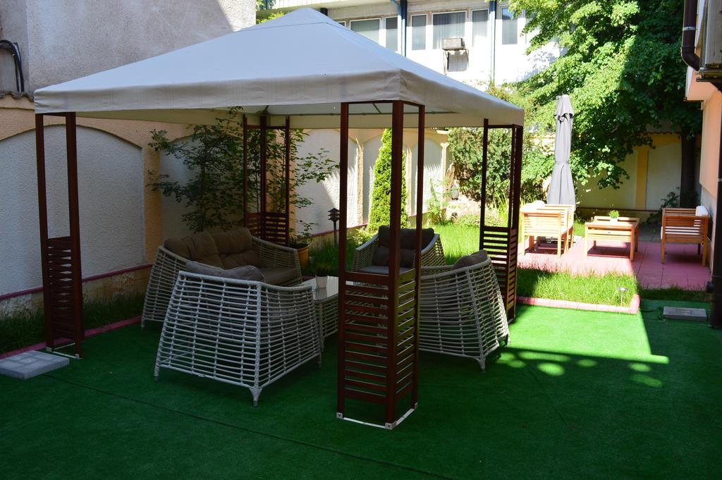 Bon Bon Hotel Sofia Exteriör bild