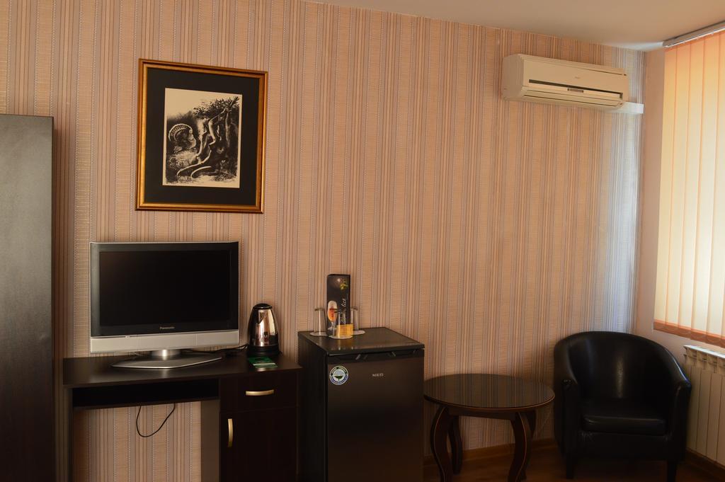 Bon Bon Hotel Sofia Exteriör bild