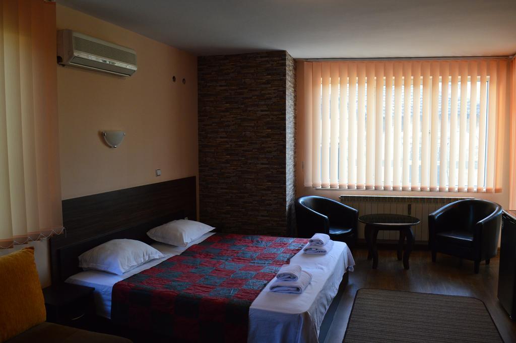 Bon Bon Hotel Sofia Exteriör bild