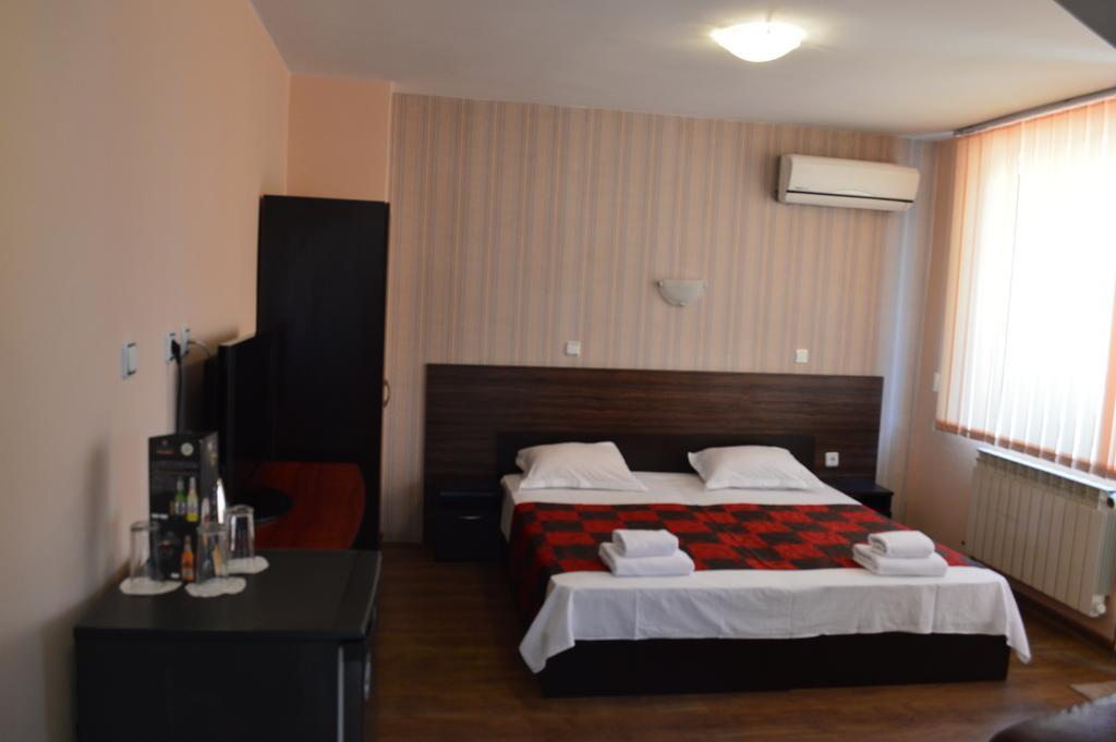 Bon Bon Hotel Sofia Exteriör bild